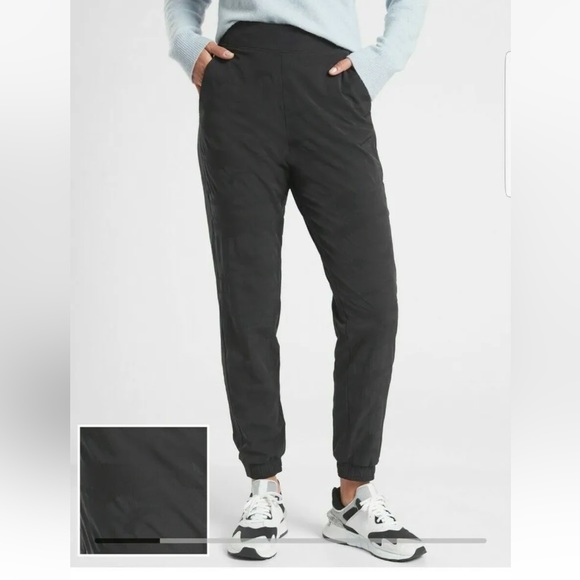 Athleta Pants - Athleta Black Lined Brooklyn Textured Camo Jogger Travel Pant #631615. Size 8